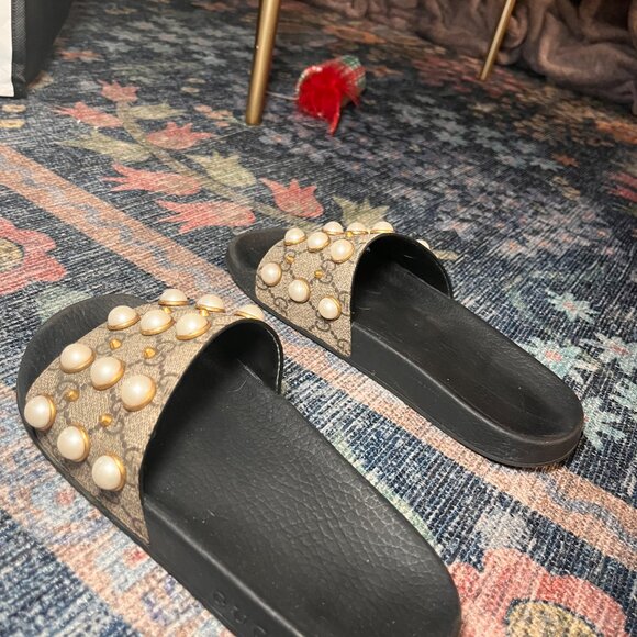 Gucci Women's Pursuit Pearl Stud Pool Slide Sandals | Size 6 US | Size EU 36 - Picture 4 of 11